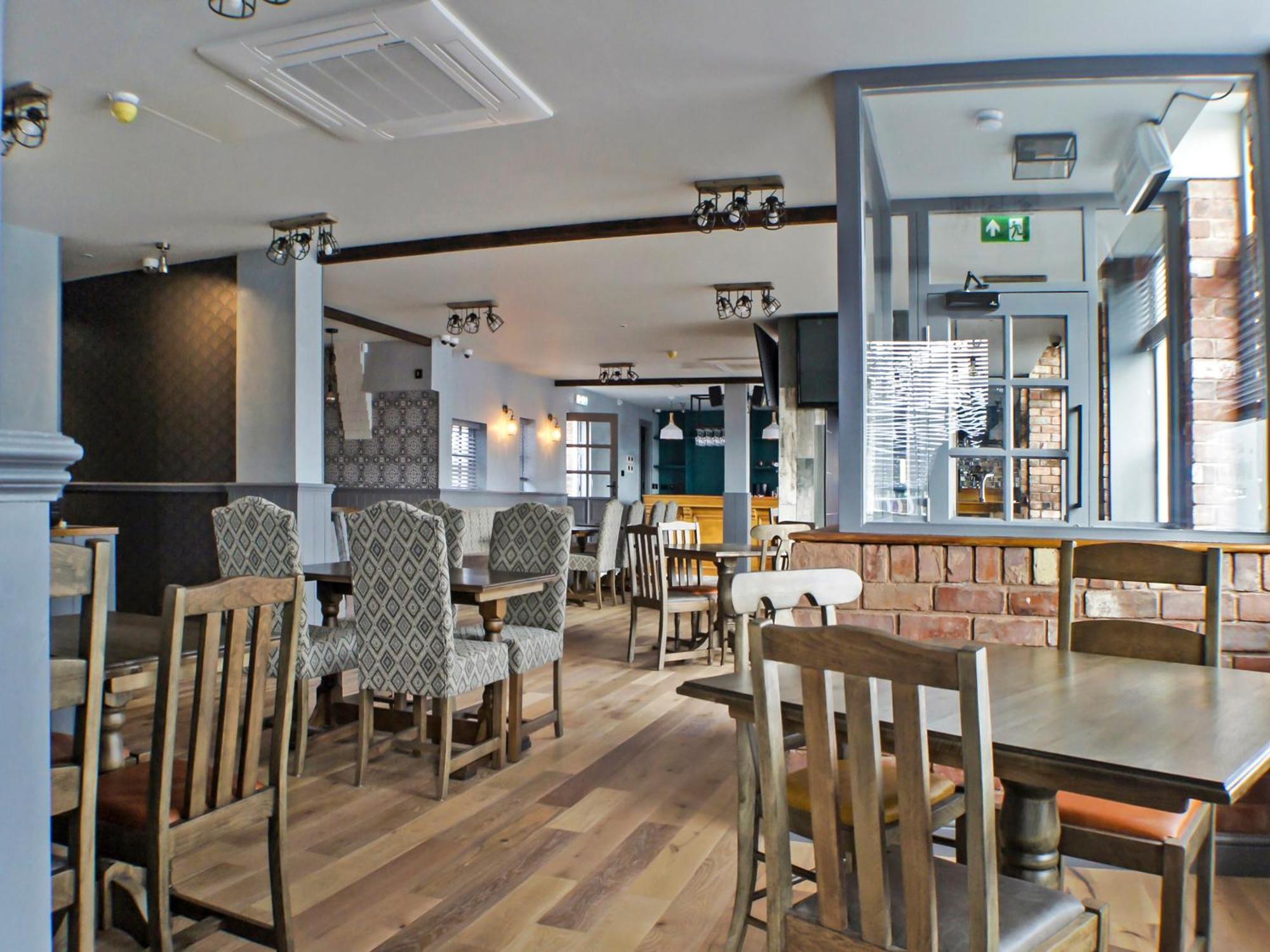 Arms Hotel 4*