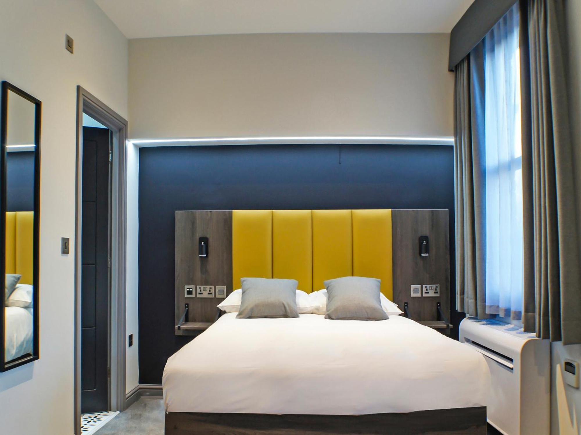 Hotel Arms 4*